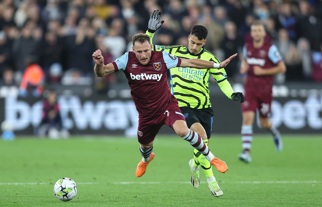 德国杯今晚走向成谜，阿森纳调整名单，震撼外界，更衣室氛围转暖的简单介绍